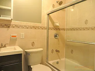 Rented by aptsandlofts.com