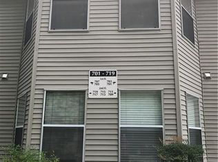 713 Mary Robert Ln, Newport News, VA 23608