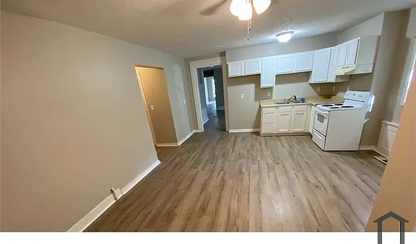 3 bed, 1400 sqft, $1,100 — Photo 2