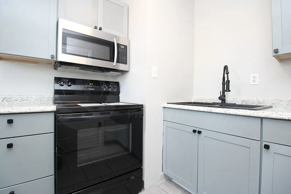 1 bed, 1.0 bath, 500 sqft, $949 — Photo 4