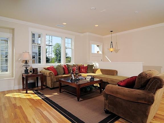 4th image of 2024 21st St