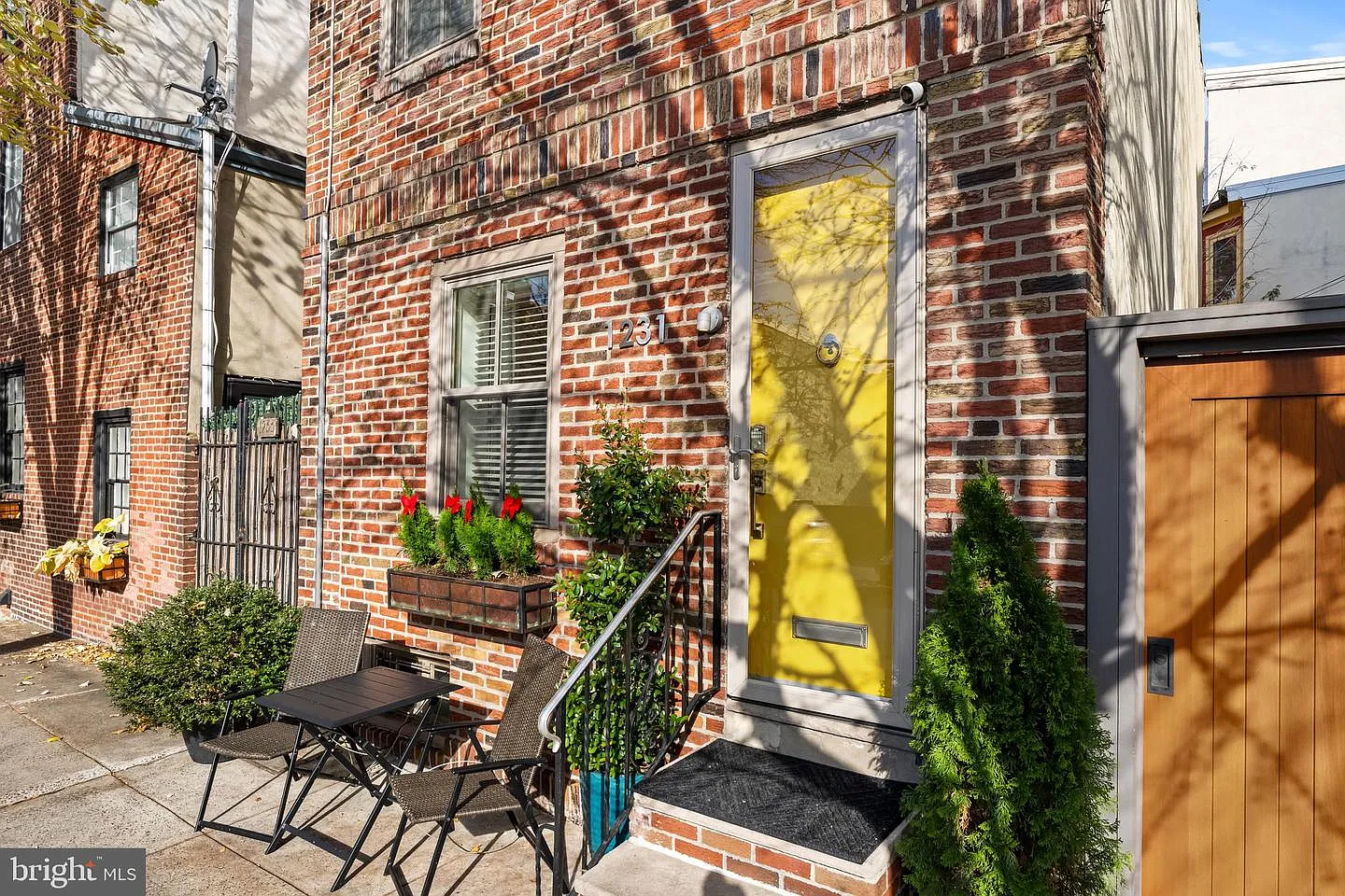 1231 Lombard St photo 1