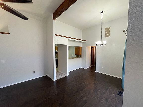 3rd image of 808 NE 17th Ct