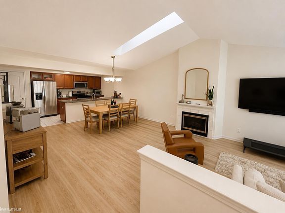5th image of 32914 Whispering Ln