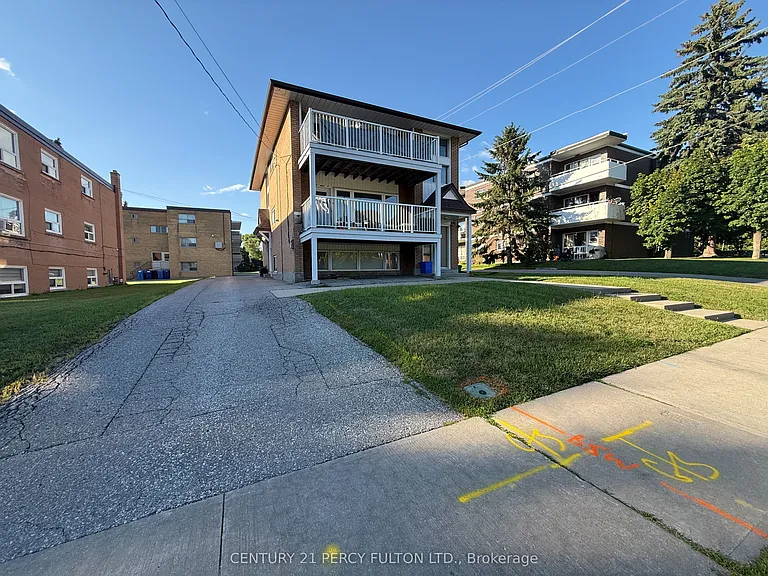 706 Dunlop St W #3 — Photo 3