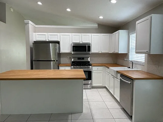 4482 Lisette Cir — Photo 3