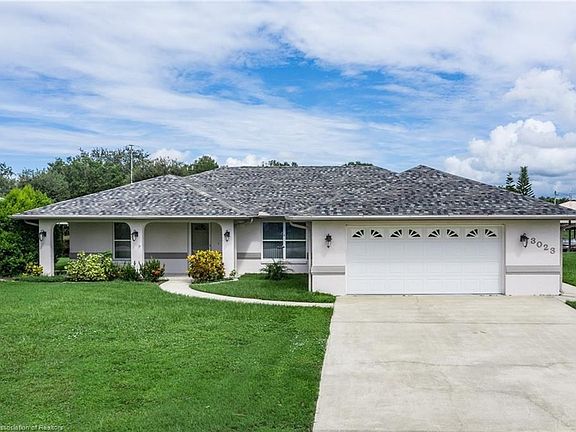 2nd image of 3023 Country Lake Dr