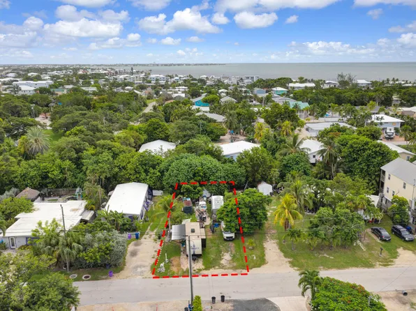 256 74th St, Marathon, FL 33050