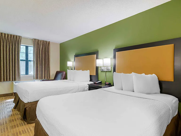 Studio Suite - 2 Full Beds