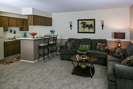 3rd image of 2561 Madera Cir