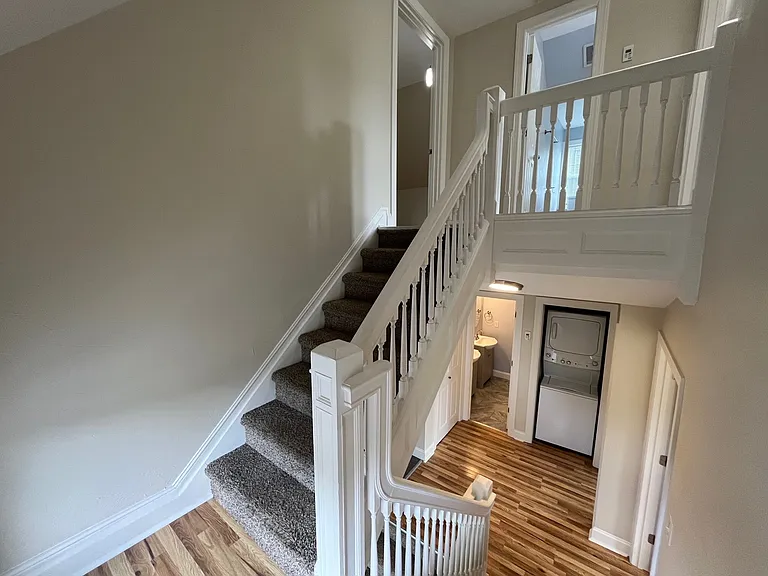 211 Amber St #2 — Photo 32