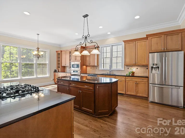 11938 Bradford Park Dr — Photo 13