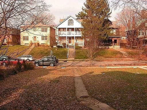2nd image of 319 E 18th Ave