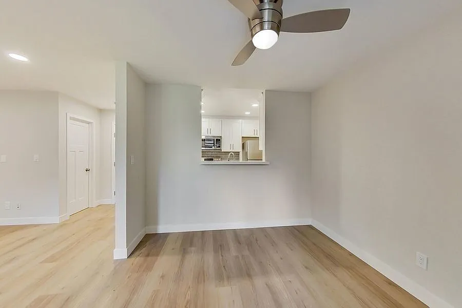 Fully Renovated 2 BD 2 BA in Downtown Palo Alto — Photo 4