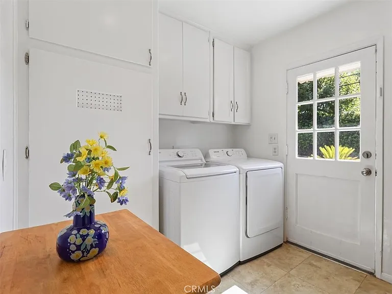 15460 Sylvan St — Photo 19
