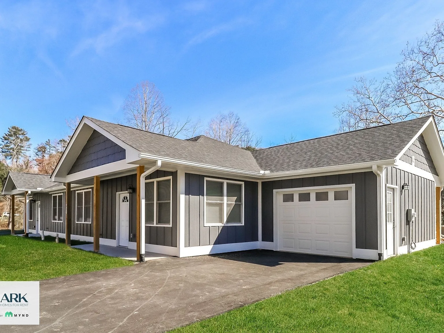 3 bed, 2.0 bath, 1080 sqft, $2,140 — Photo 3