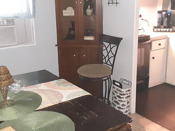 3rd image of 502 Leslie Dr