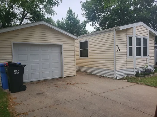 904 S Ruby Pl, Sioux Falls, SD 57106