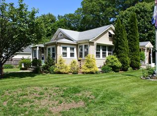 8 Parkridge Rd, Wayland, MA 01778
