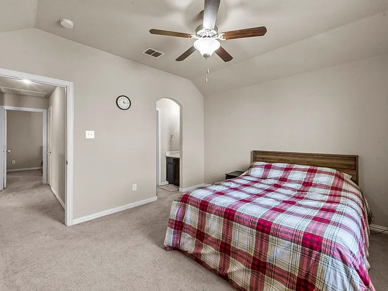 11620 Beach St — Photo 10