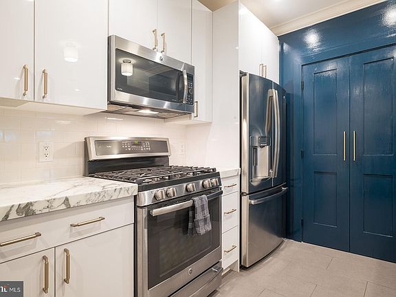 5th image of 812 4th St NE #1