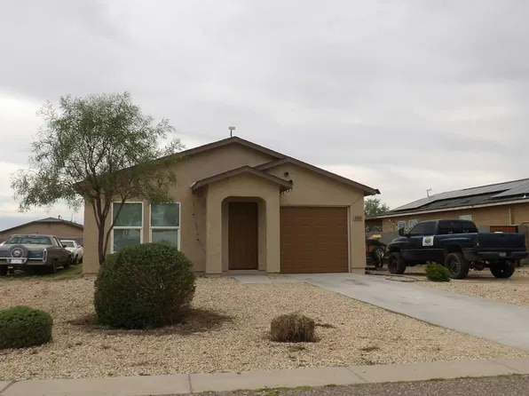 505 Cahan Dr, Morristown, AZ 85342