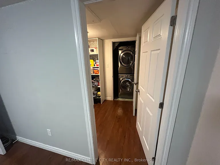 74 Brentwood Cres — Photo 35
