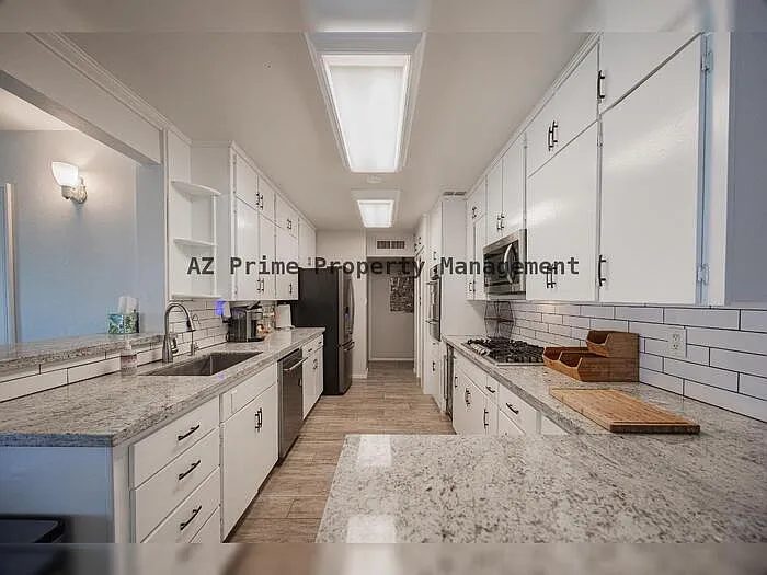 1838 E Hazelwood St — Photo 11