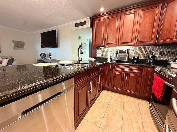3rd image of 43 Normandy Ln #A