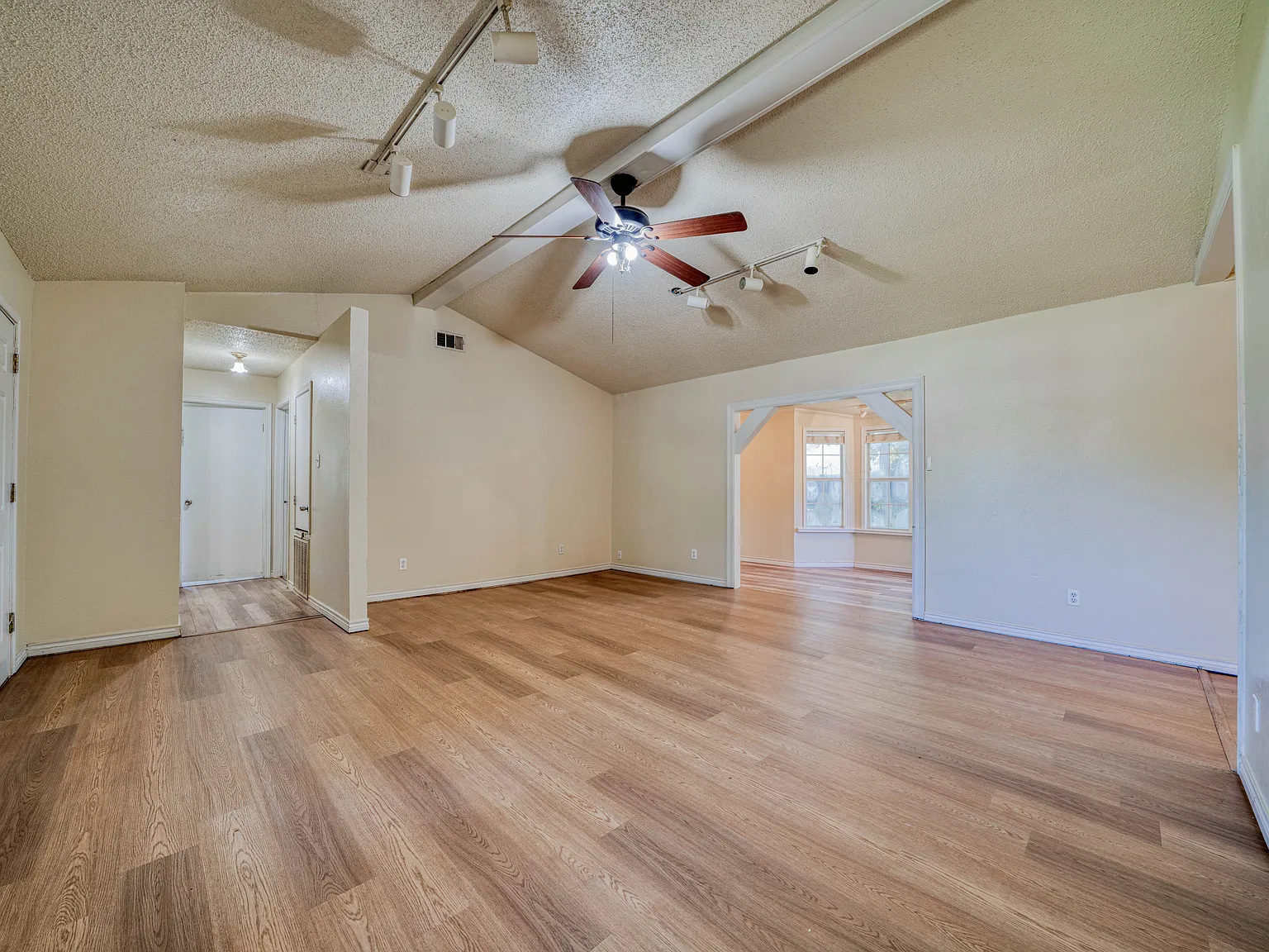 3 bed, 1514 sqft, $1,695 — Photo 3