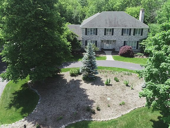 4th image of 22365 W Thornridge Dr