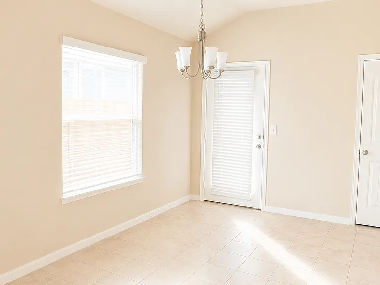 1702 Arborside Dr — Photo 8