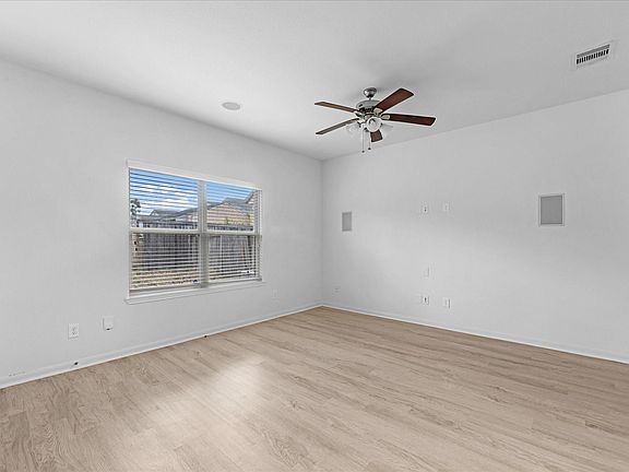 5th image of 17046 Amarose Dr