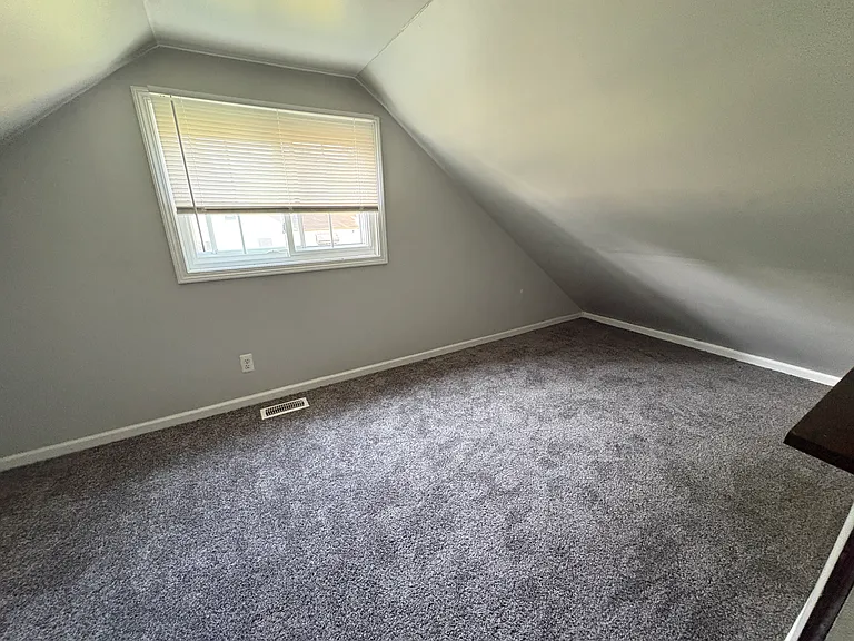 5852 Beech Daly Rd — Photo 3