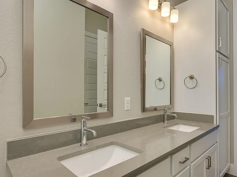 4325 Jackson Ave #2105 — Photo 32