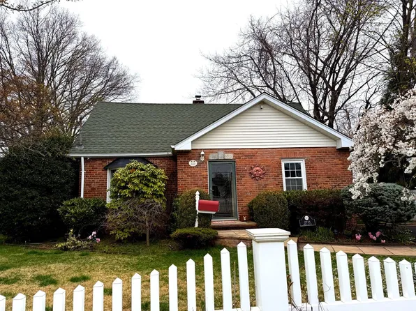 2735 Birch Avenue, East Meadow, NY 11554
