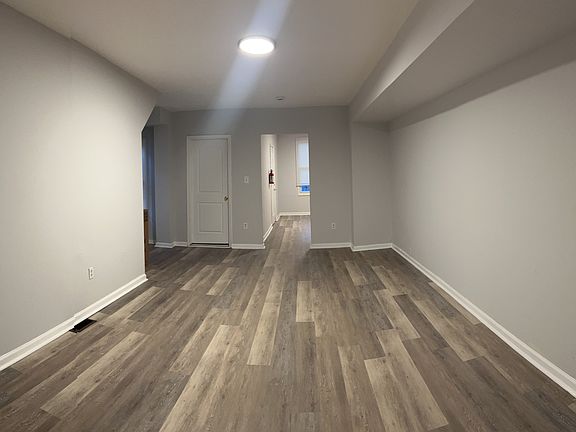 Large room can be used as dining room
