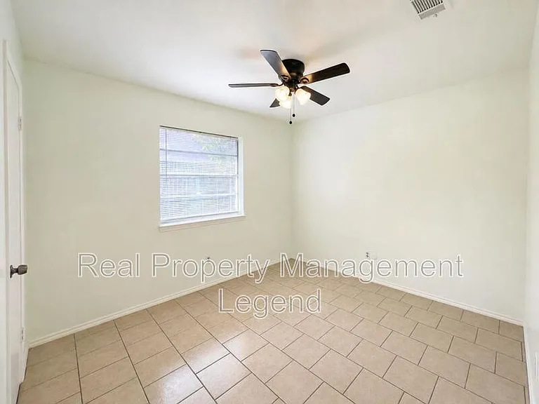 112 Oak Hill Dr #OAK HILL DR 112 — Photo 3