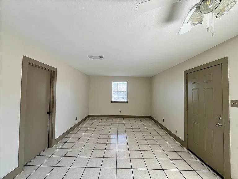 1042 W Village Ct #C — Photo 8