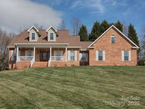 144 Grandview Dr, Statesville, NC 28677