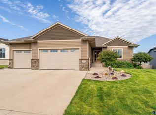 4312 S Safflower Ave, Sioux Falls, SD 57110