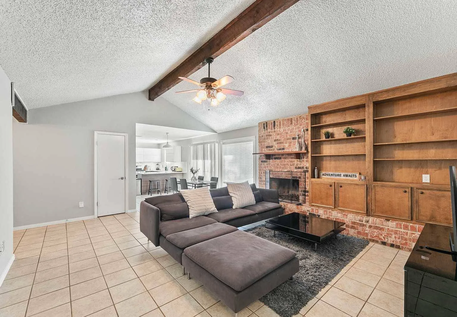 3 bed, 1443 sqft, $3,900 — Photo 1