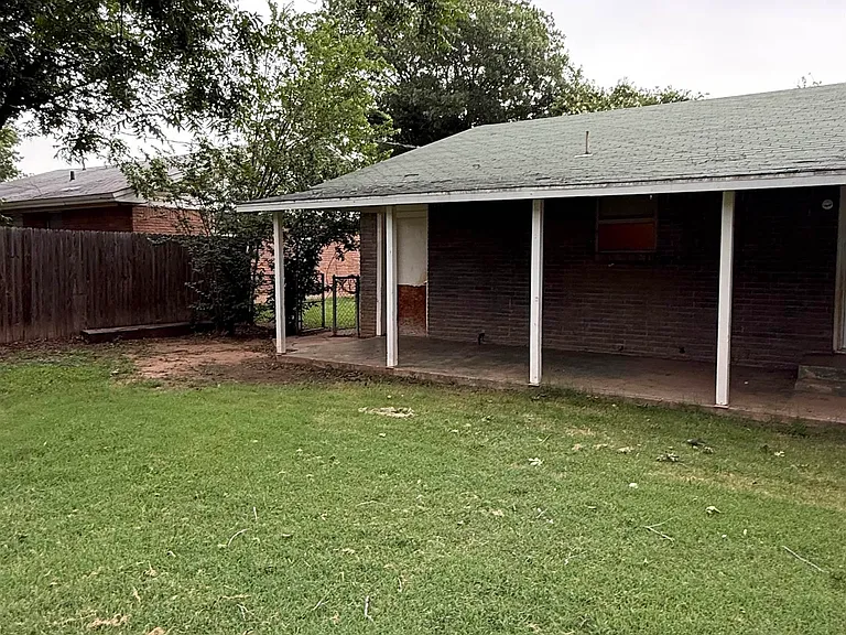 311 N Rosalee St — Photo 33