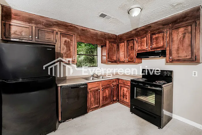 3 bed, 2.0 bath, 1168 sqft, $1,295 — Photo 4