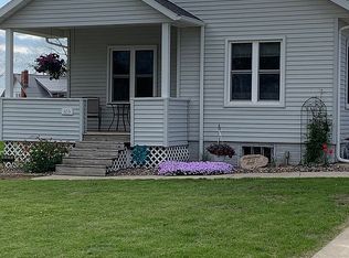 105 Dessel St, Ossian, IA 52161