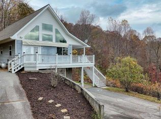70 Smokerise Ln, Hayesville, NC 28904