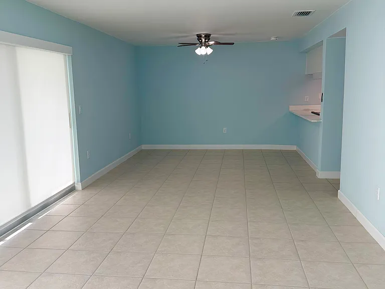 1 Windrush Blvd #Z — Photo 2