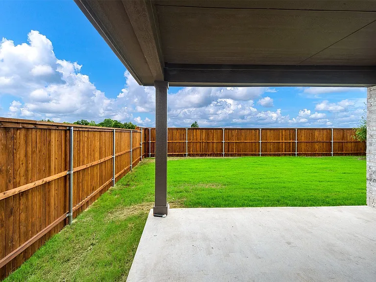 6026 Priory Dr — Photo 24