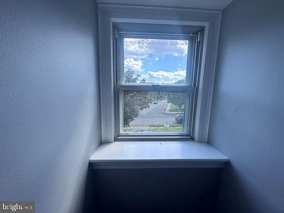 33rd image of 151 Bryn Mawr Ave