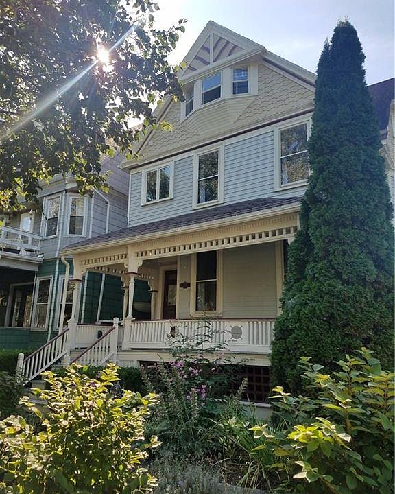 1st image of 322 W Utica St